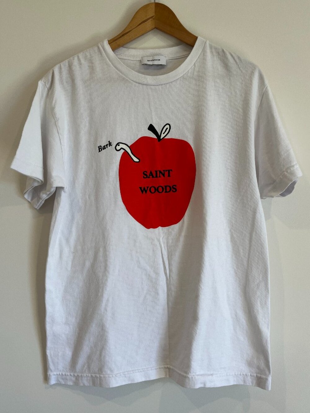 Saintwoods White "Bark" Apple Graphic Print Crewneck T-Shirt Size Medium